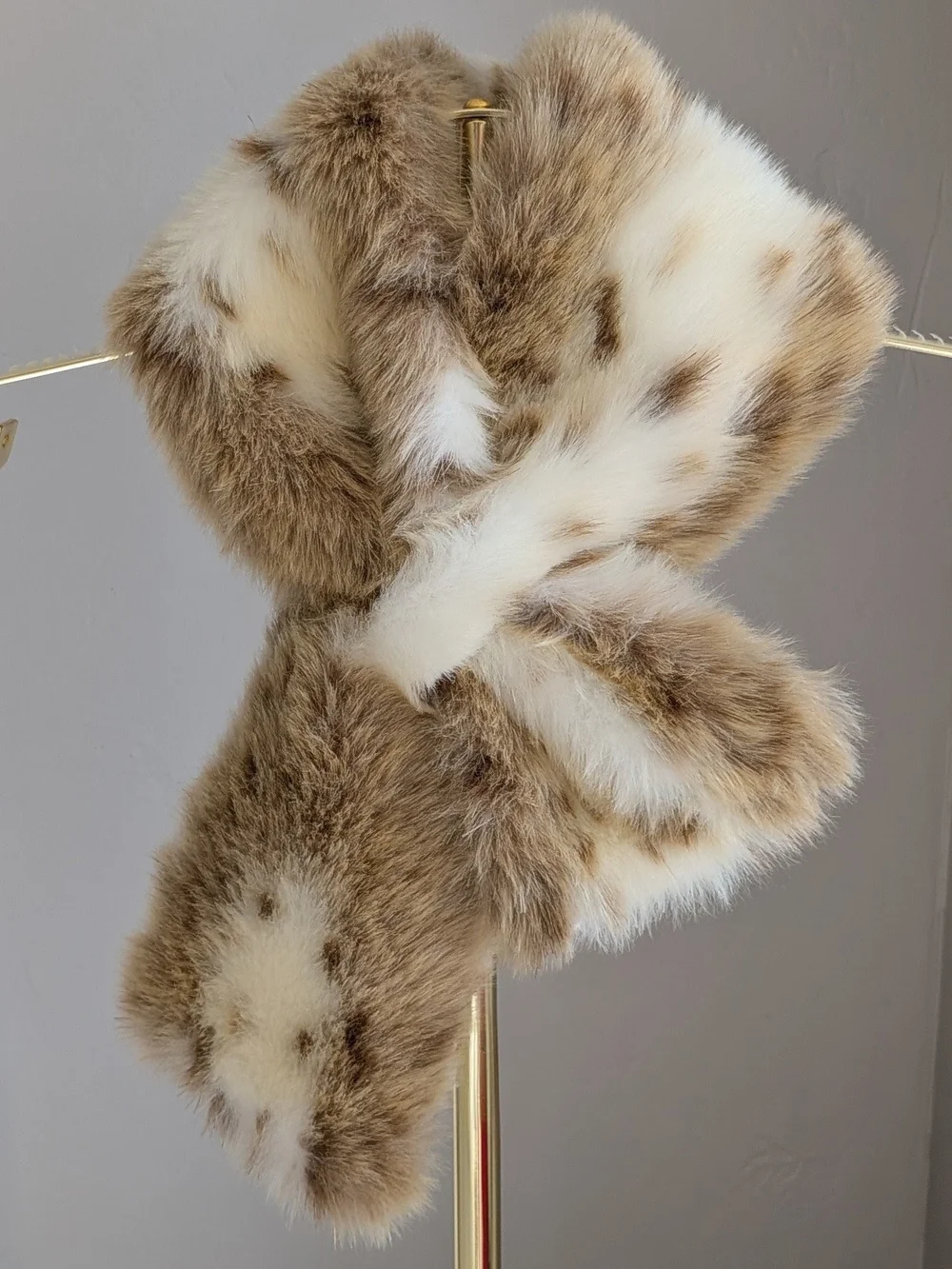 Dillard's Preston & York Faux Fur Scarf in Cream and Brown
